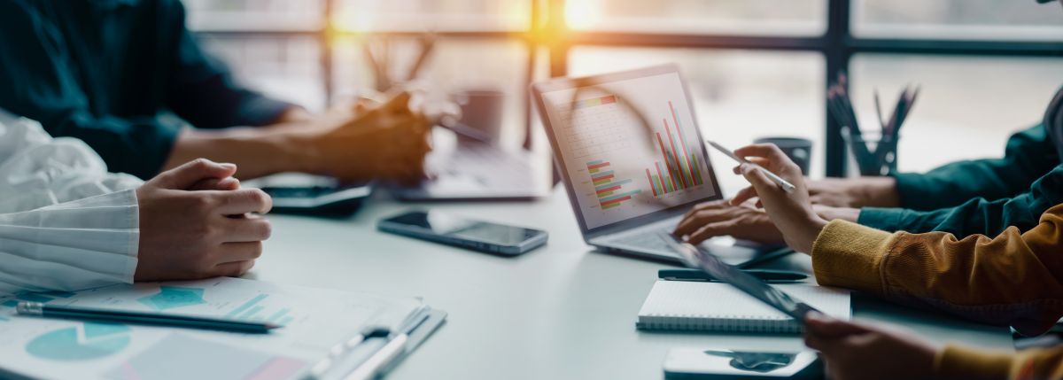 shutterstock_1033103851_strategy_on_laptop-1 expanded desk image
